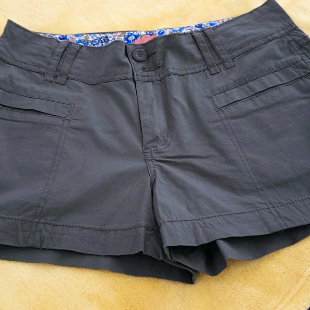 Short - Picture 2 of 4